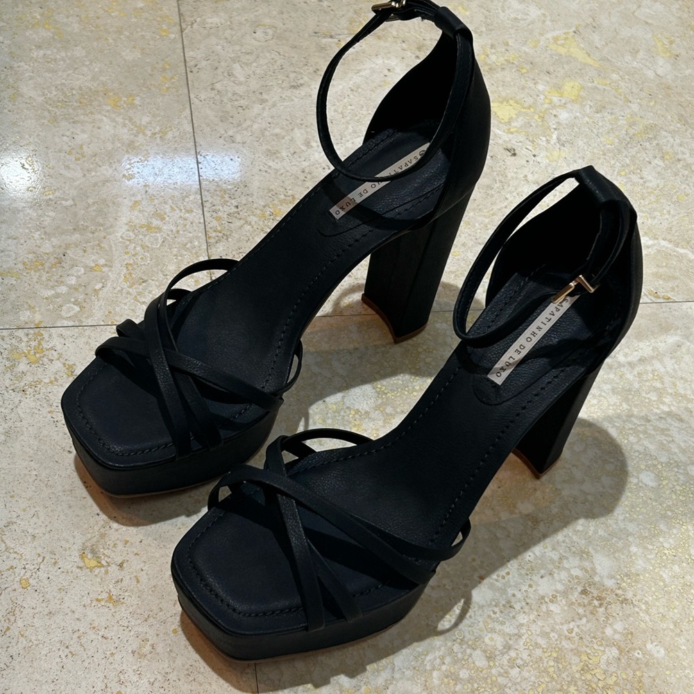 New Black leather Strappy Platform block Heels Sandals size 9 party night out